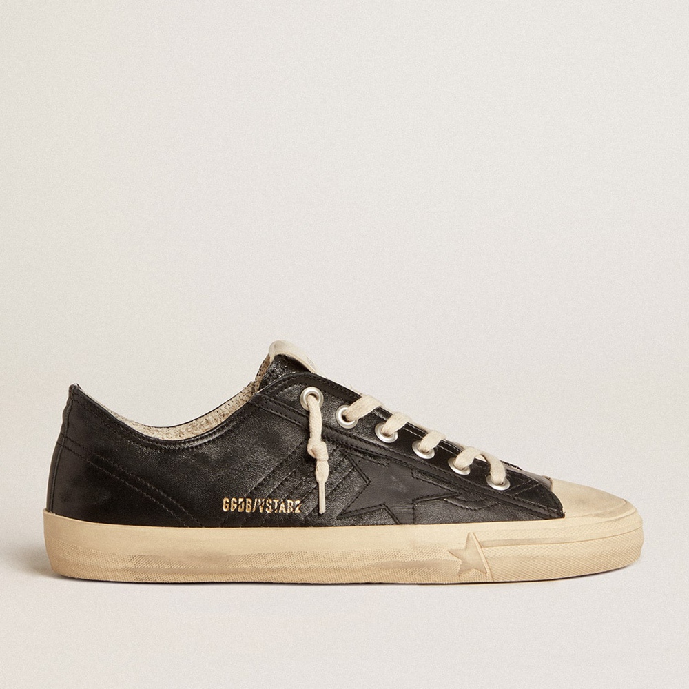 Golden Goose V-Star Sneakers In Black Nappa Leather With A Black Leather Star GMF00129.F005033.90100