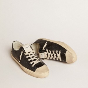 Golden Goose V-Star Sneakers In Black Nappa Leather With A Black Leather Star GMF00129.F005033.90100